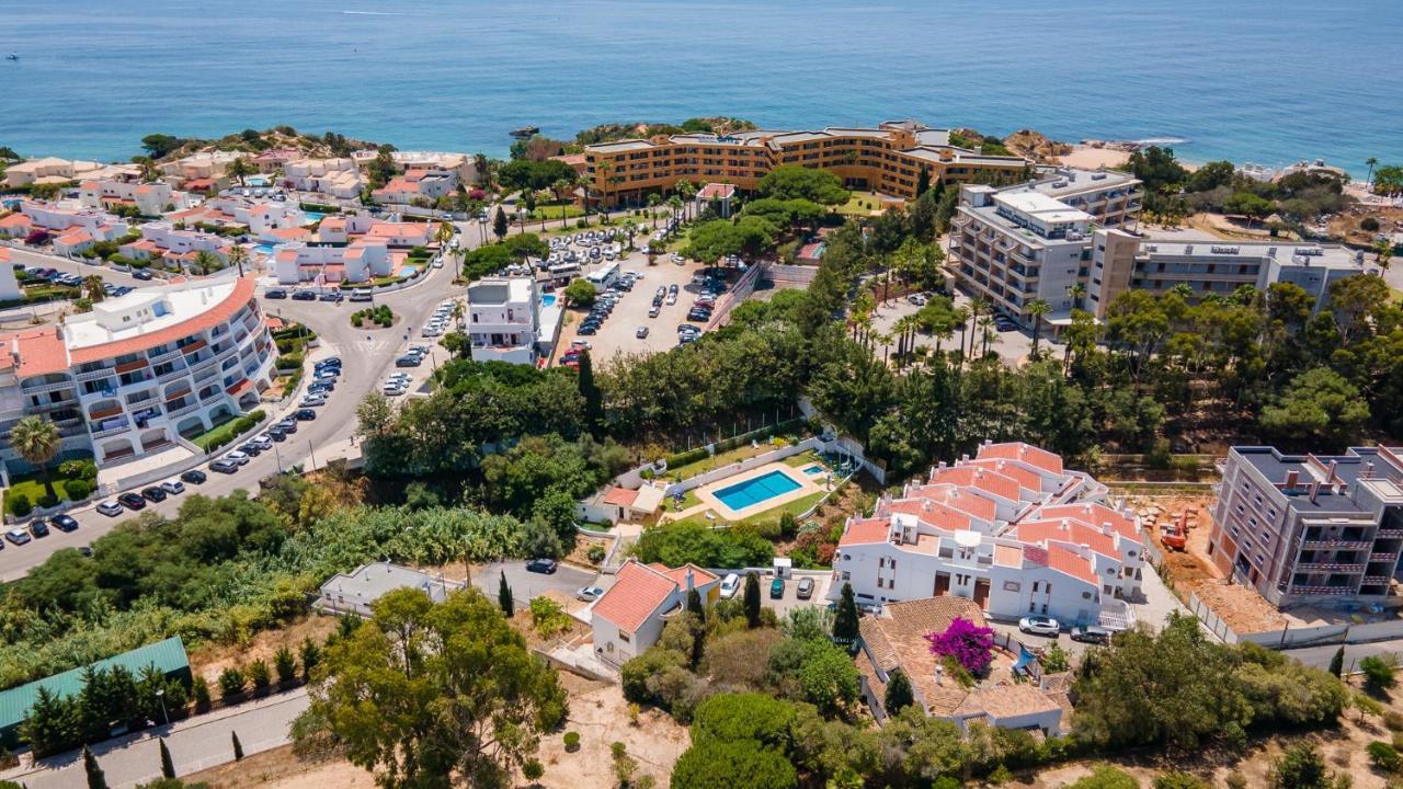 Charming Beachside Apartment W/ Pool By Lovelystay البوفيرا المظهر الخارجي الصورة